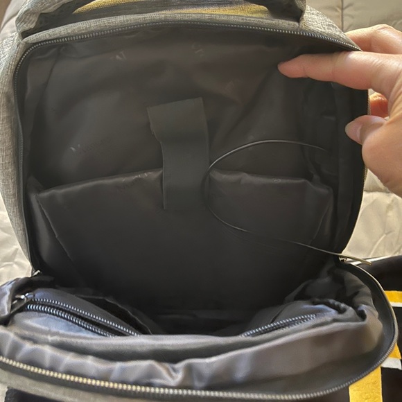 Mancro Laptop/bookbag - Picture 7 of 17